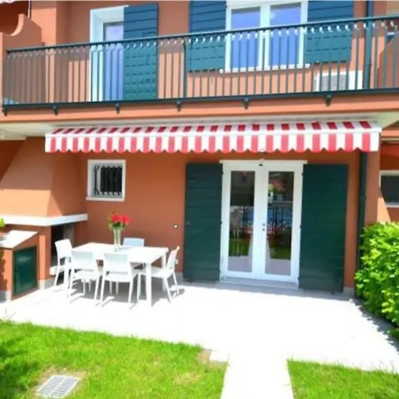 Апартаменты Terraced House With Swimming Pool