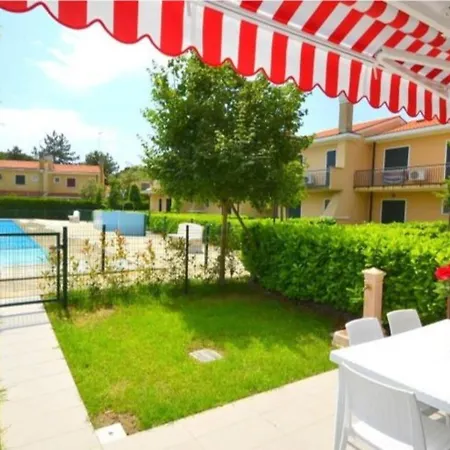 Terraced House With Private Garden Villa *