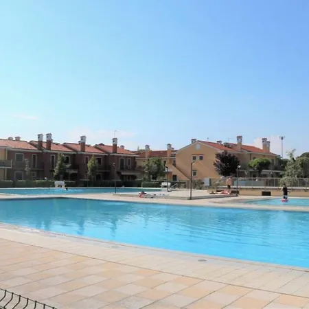 וילה Terraced House With Private Garden ביביונה