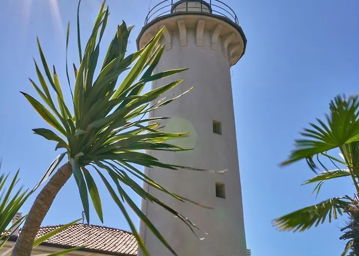 Villa Terraced House With Private Garden