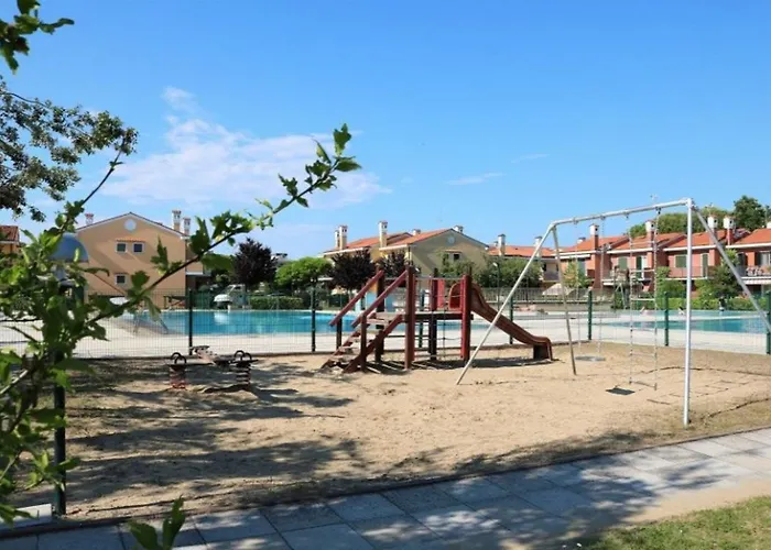 Βίλα Terraced House With Private Garden *