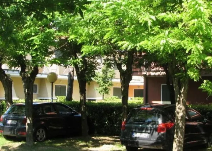 Terraced House With Private Garden *