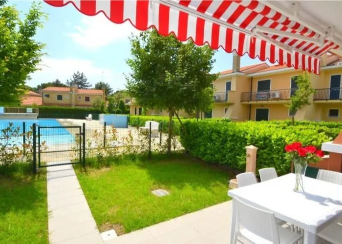 Terraced House With Private Garden Villa *