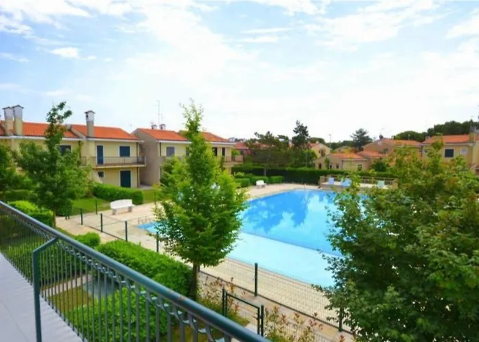 Βίλα Terraced House With Private Garden *